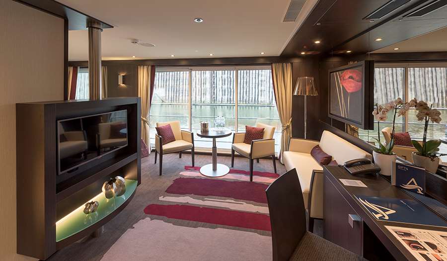 Avalon View Royal Suite 4.jpg